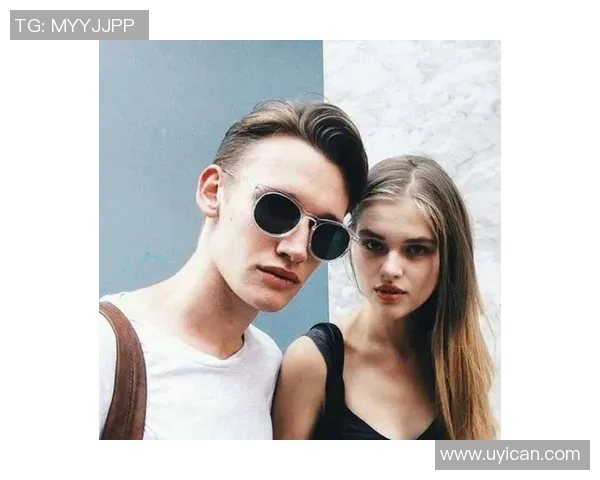 欧美足球明星情侣头像分享浪漫瞬间展现甜蜜爱情故事