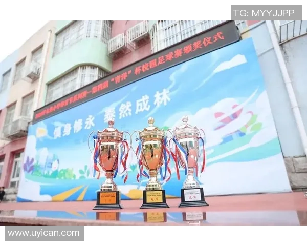 足球明星为小学生传授梦想与坚持的力量演讲活动精彩回顾 足球明星为小学生传授梦想与坚持的力量演讲活动精彩回顾