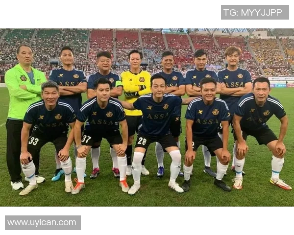 足球明星化身普通人挑战街头踢球节目引发热潮与欢笑 足球明星化身普通人挑战街头踢球节目引发热潮与欢笑